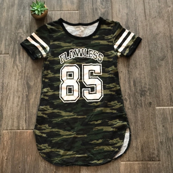 on fire Tops - Flawless Tee